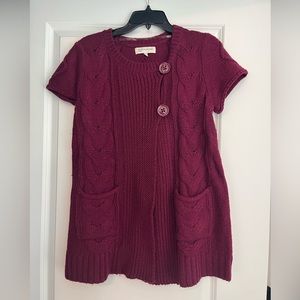 Jones New York maroon shortsleeved partial open sweater size M